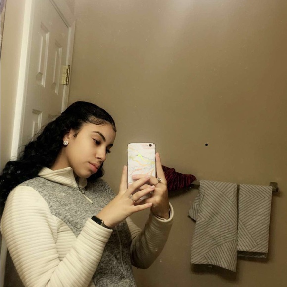 Meet your Posher, Kimberly - Picture 1 of 1